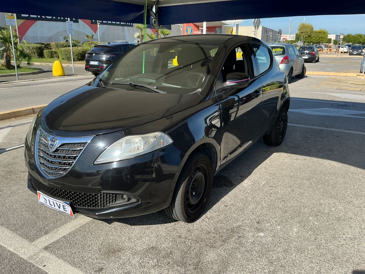 Lancia Ypsilon 2013