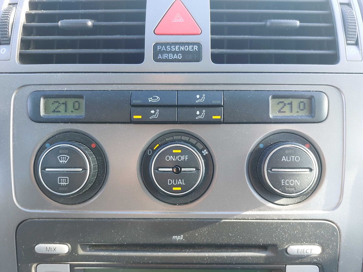 Volkswagen Touran 2007 — photo 23