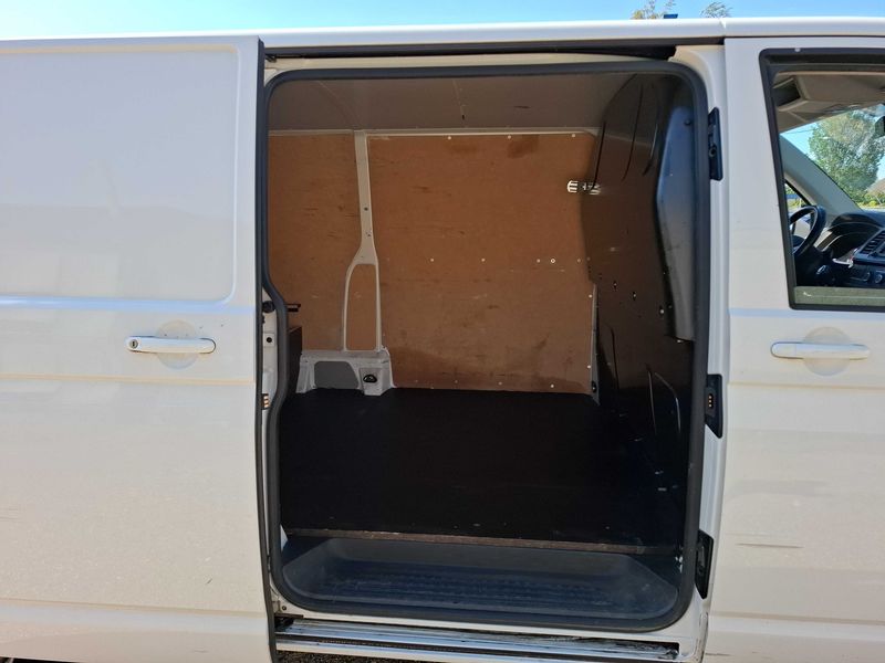 Volkswagen T6 Transporter 2.0 TDI Kasten lang — zdjęcie 14