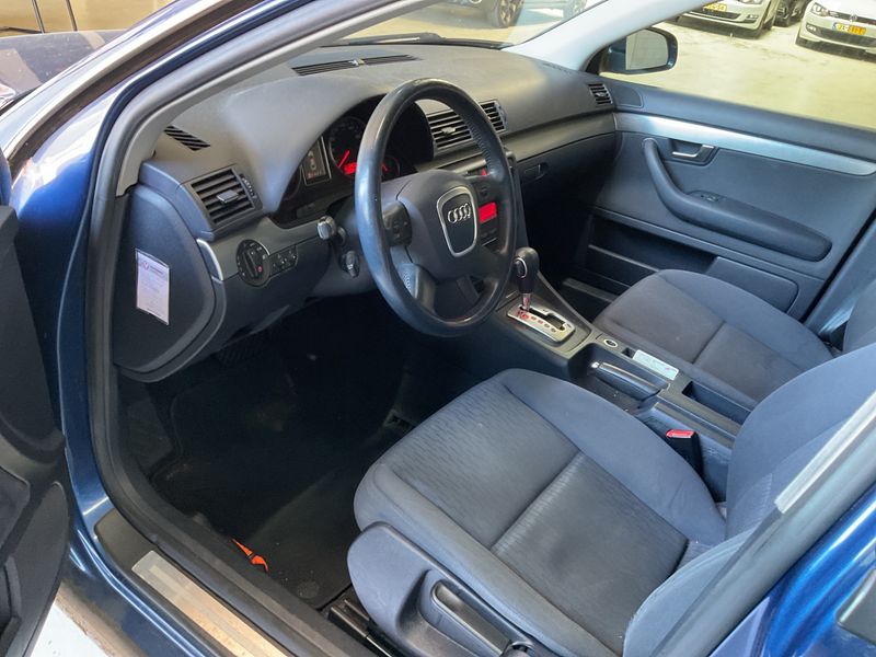 Audi A4 2.0 — zdjęcie 3