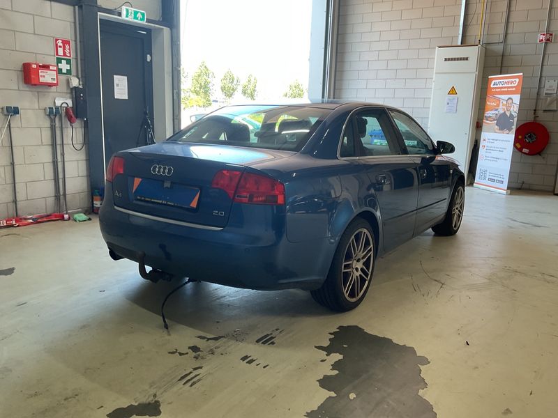 Audi A4 2.0 — zdjęcie 2
