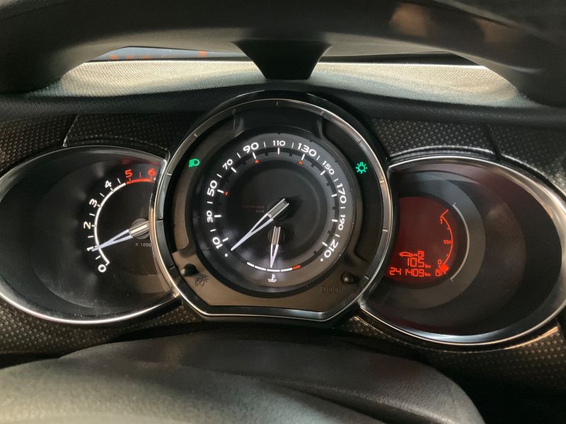 Citroen DS3 1.6 e-HDi SportChic — zdjęcie 4