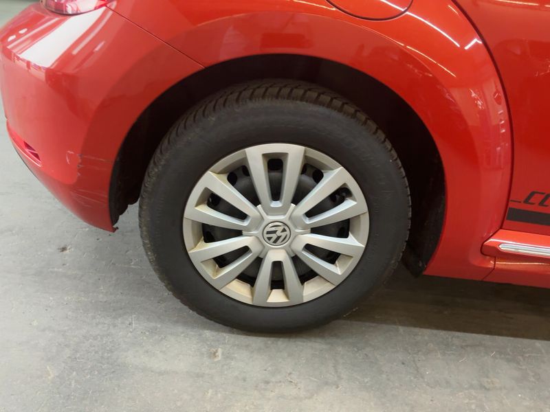 Volkswagen Beetle 2.0 TDI Club BlueMotion Tech 2015 – снимка 9