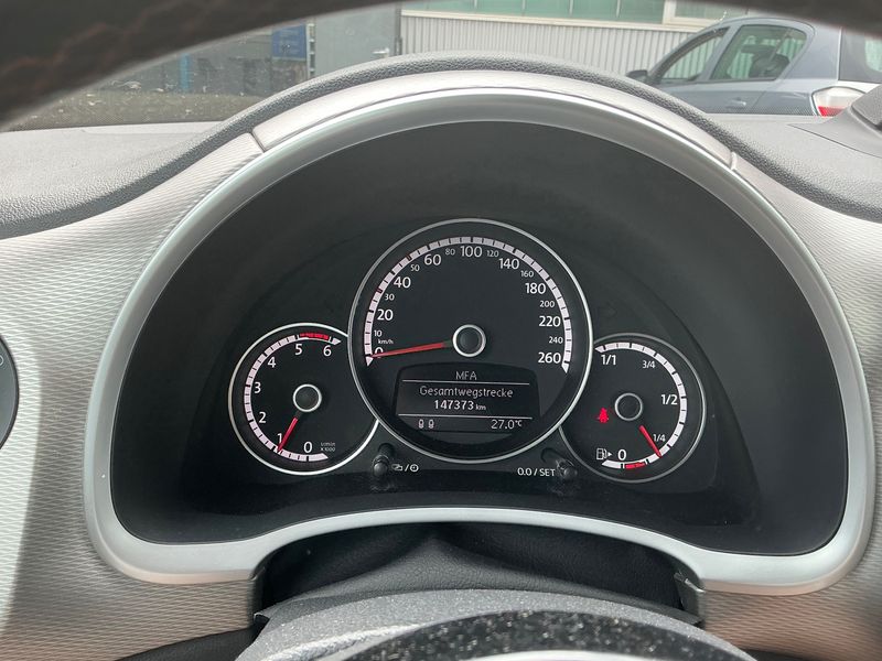 Volkswagen Beetle 2.0 TDI Club BlueMotion Tech 2015 – снимка 19
