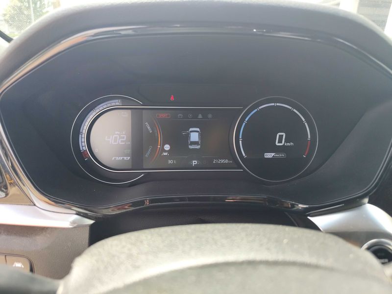 Kia Niro electric drive 150 kW e-Niro Emotion — zdjęcie 12