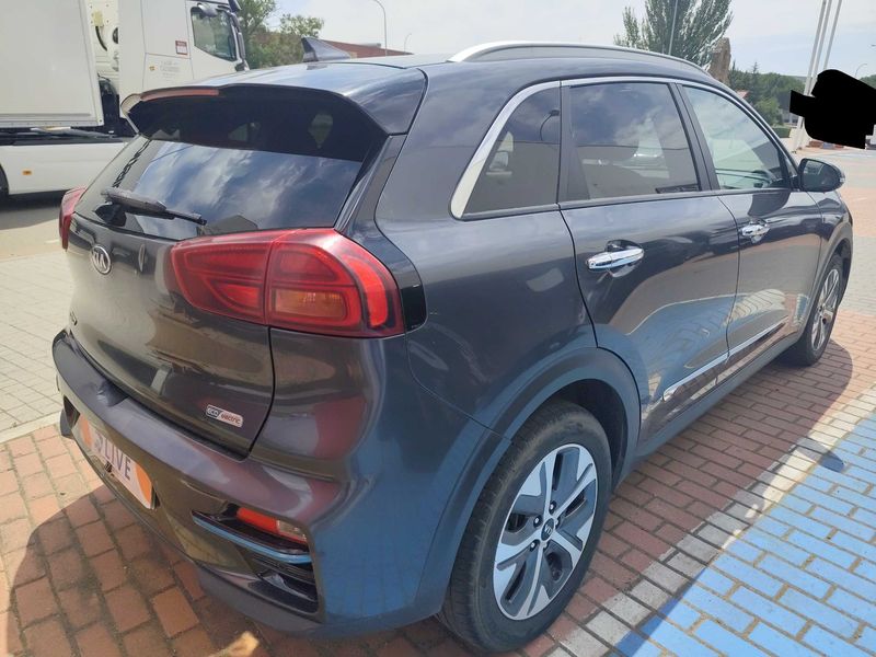 Kia Niro electric drive 150 kW e-Niro Emotion — zdjęcie 5