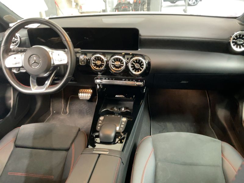 Mercedes-Benz A-Klasse A 180 AMG Line — zdjęcie 12