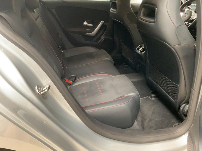 Mercedes-Benz A-Klasse A 180 AMG Line — zdjęcie 14
