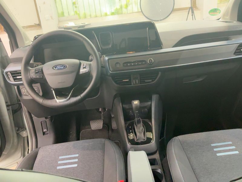 Ford Tourneo Courier 1.0 EcoBoost Active — zdjęcie 12