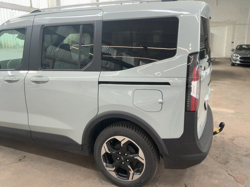 Ford Tourneo Courier 1.0 EcoBoost Active — zdjęcie 3