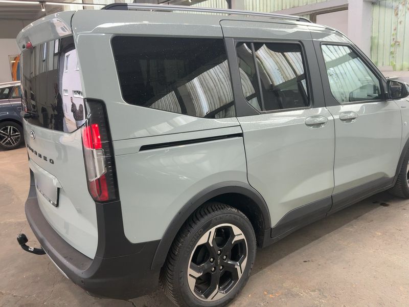 Ford Tourneo Courier 1.0 EcoBoost Active — zdjęcie 6
