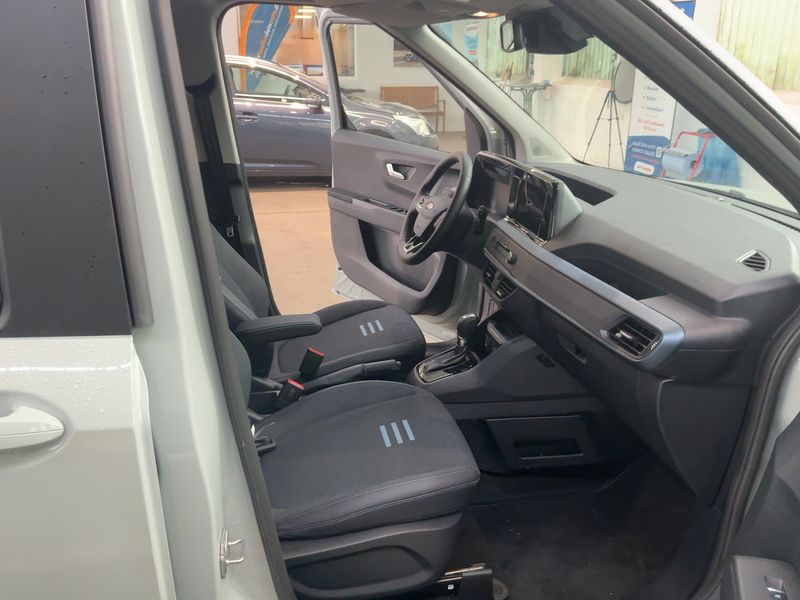 Ford Tourneo Courier 1.0 EcoBoost Active — zdjęcie 11