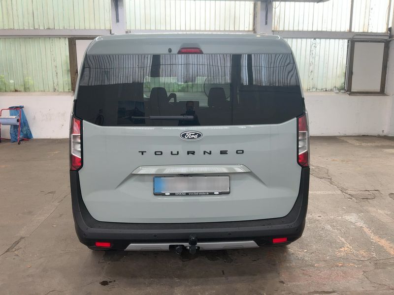 Ford Tourneo Courier 1.0 EcoBoost Active — zdjęcie 5