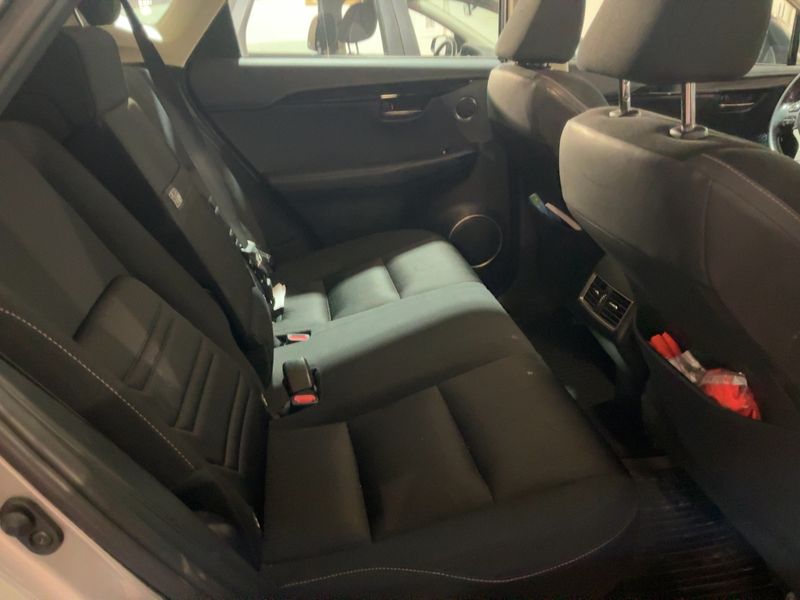 Lexus NX-Serie NX 300h E-Four Business Line — zdjęcie 14