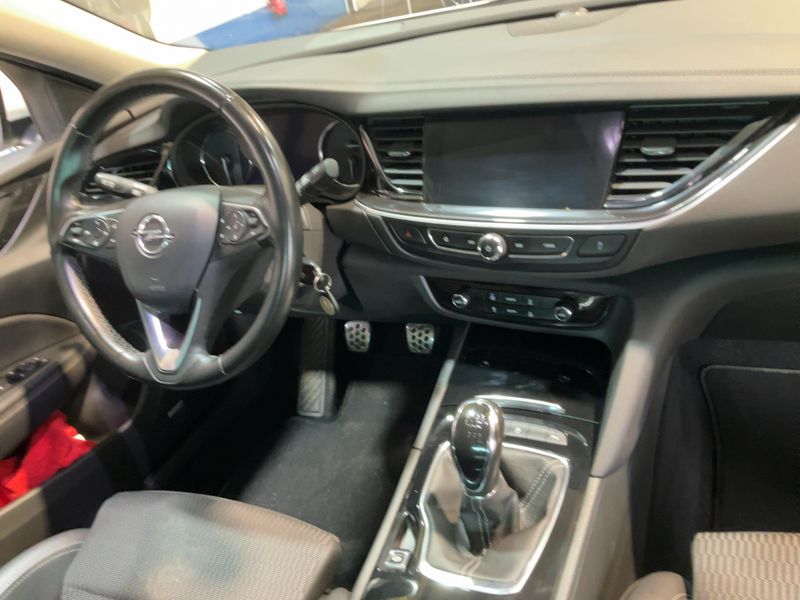 Opel Insignia Grand Sport 2.0 CDTI Dynamic — zdjęcie 12