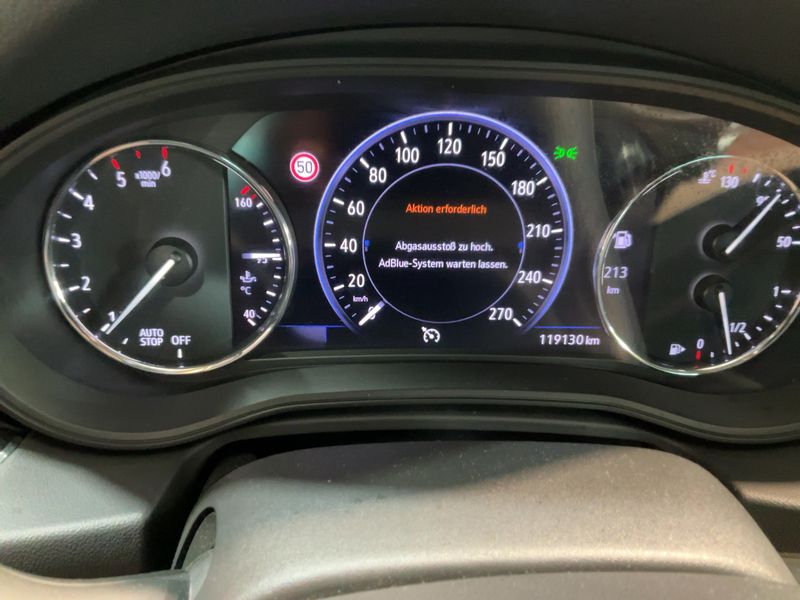 Opel Insignia Grand Sport 2.0 CDTI Dynamic — zdjęcie 13