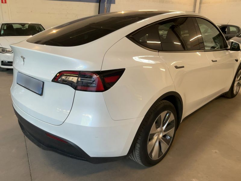 Tesla Model Y Standard Range — zdjęcie 6