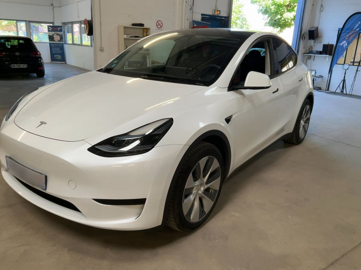 Tesla Model 2022