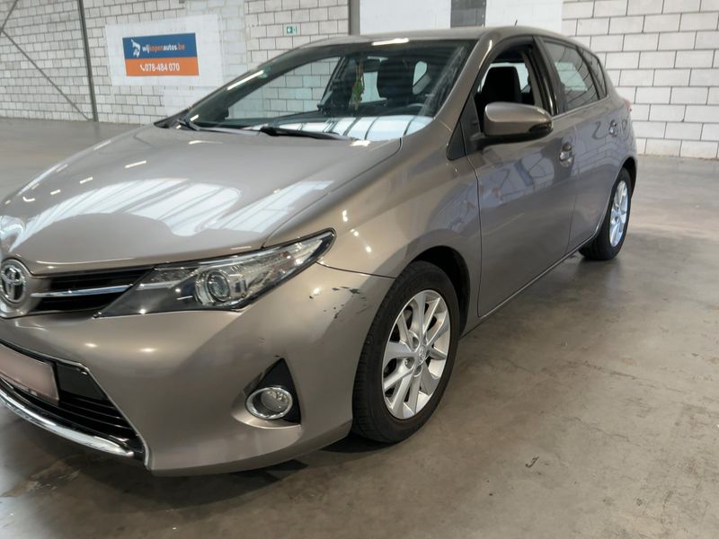 Toyota Auris 1.3 Active — zdjęcie 2