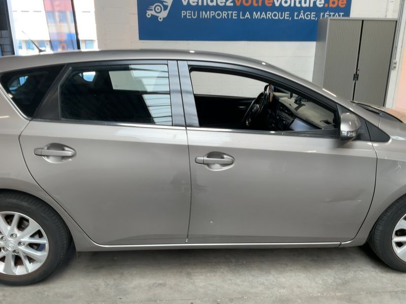 Toyota Auris 1.3 Active — zdjęcie 7