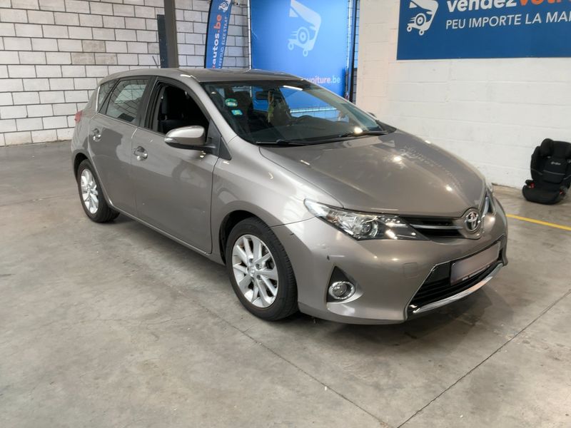 Toyota Auris 1.3 Active — zdjęcie 8