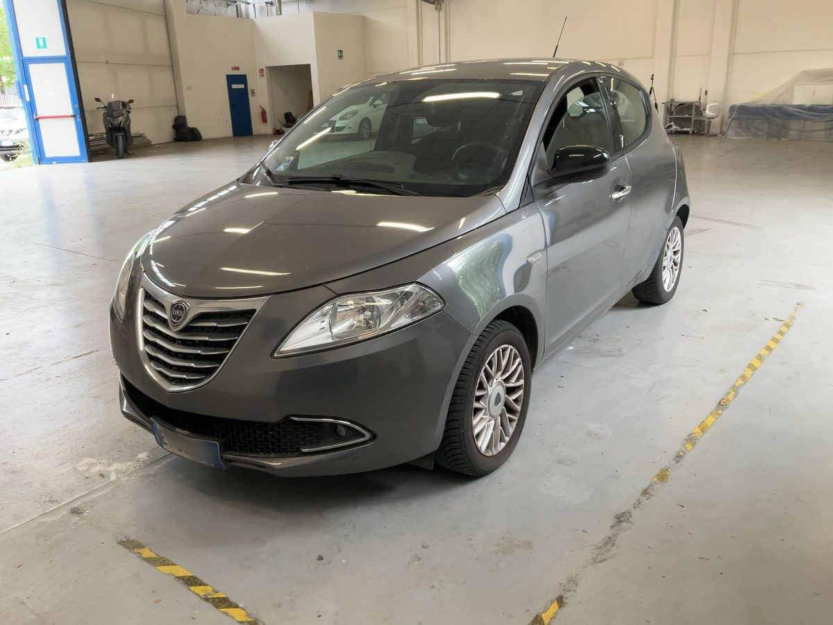 Lancia Ypsilon 2013