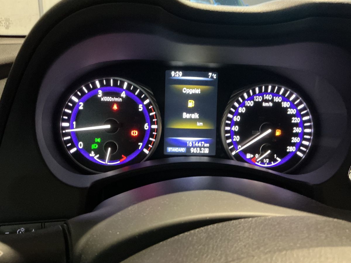 Infiniti Q50 2015 — photo 19