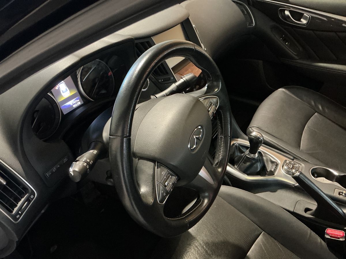 Infiniti Q50 2015 — photo 32