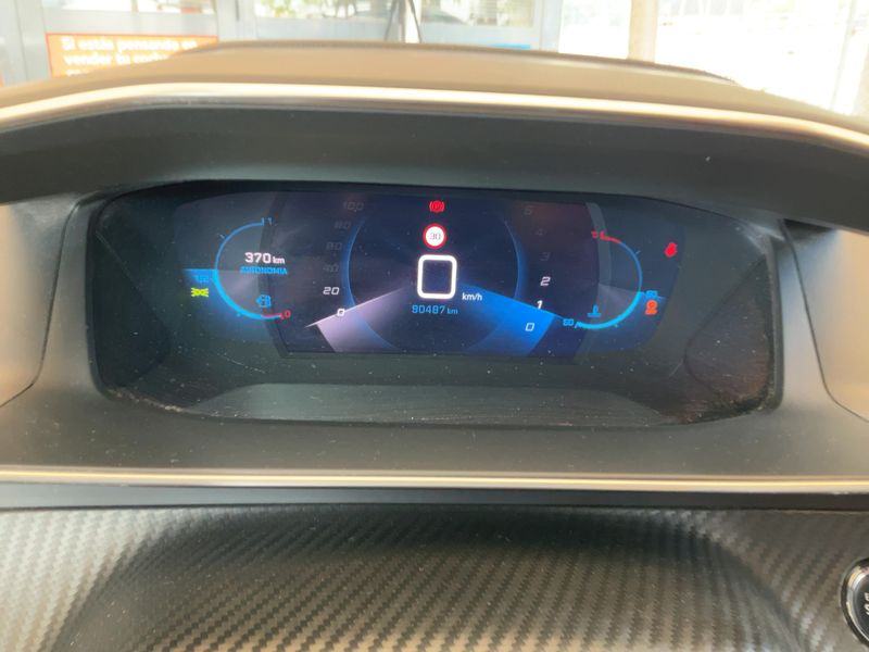 Peugeot 2008 1.2 PureTech Allure Pack — zdjęcie 13