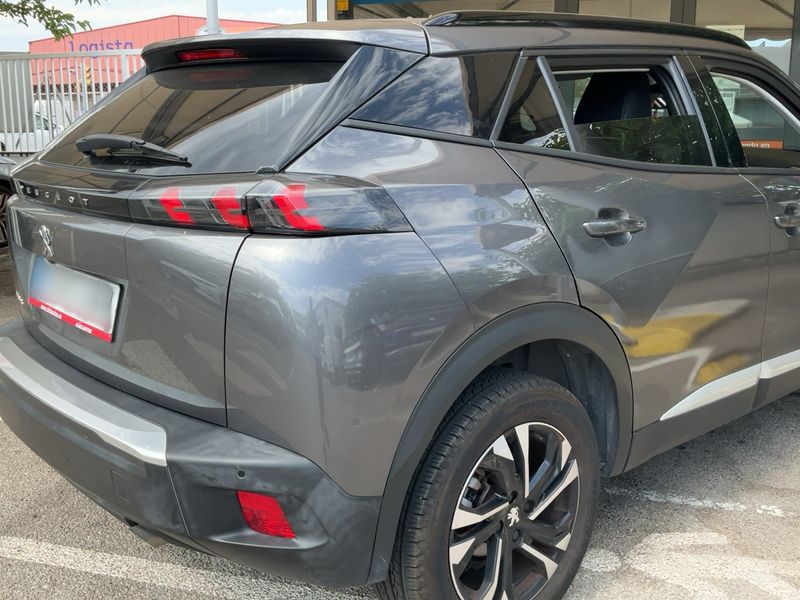 Peugeot 2008 1.2 PureTech Allure Pack — zdjęcie 6