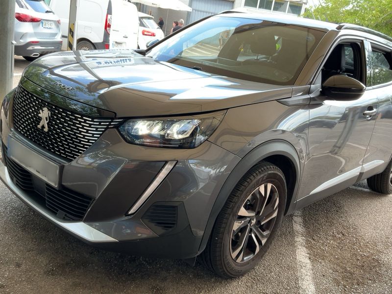Peugeot 2008 1.2 PureTech Allure Pack — zdjęcie 2