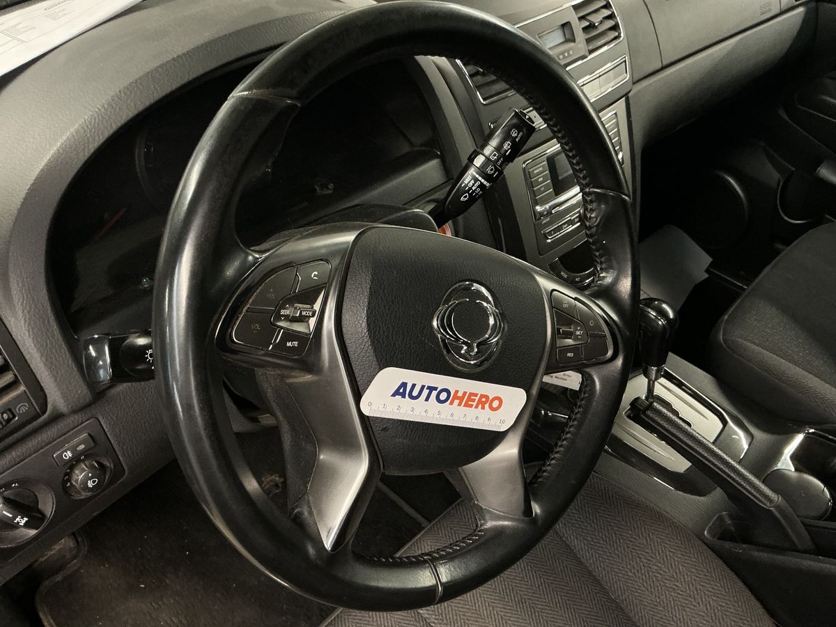 Ssangyong Rexton 2017 — photo 59