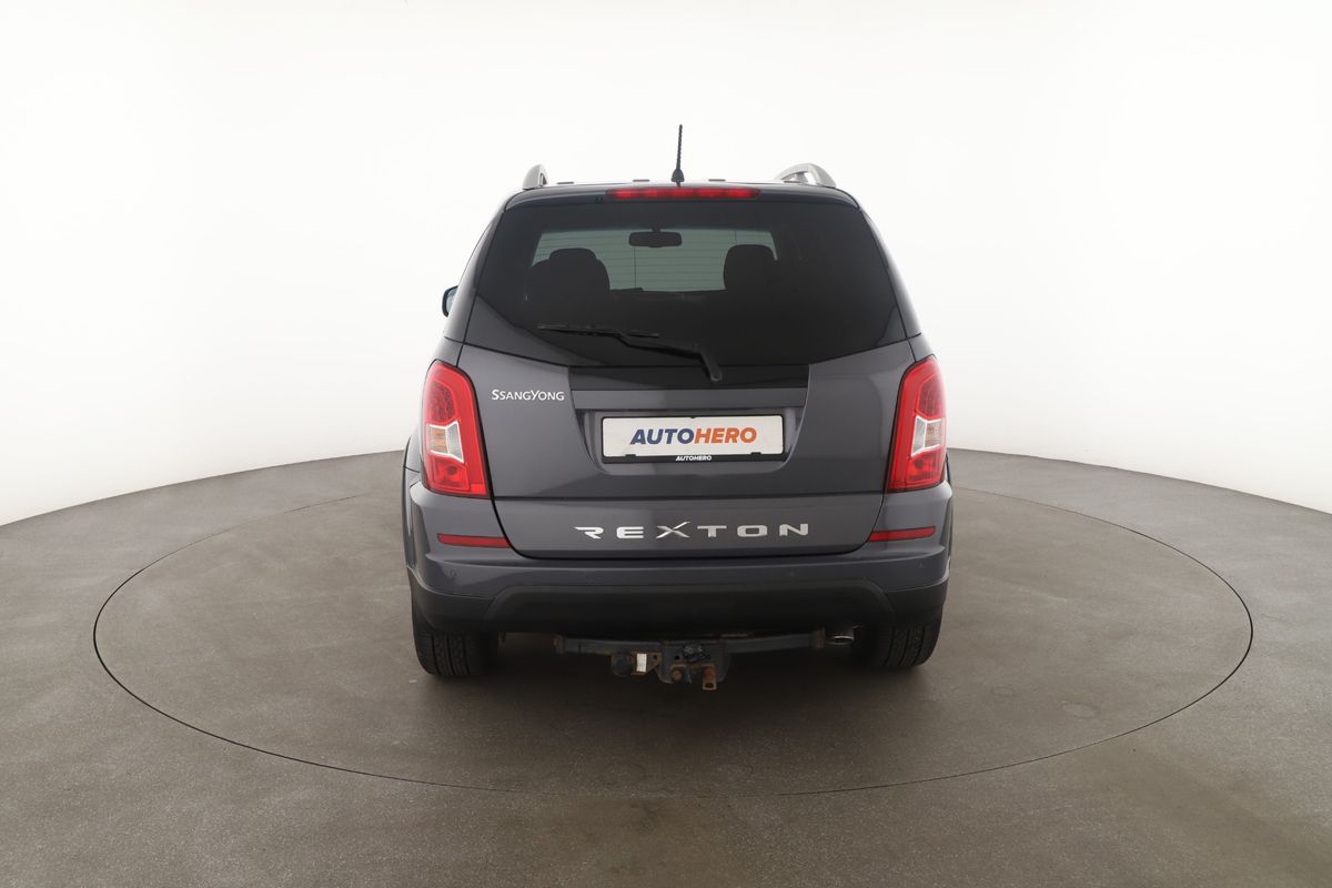 Ssangyong Rexton 2017 — photo 8