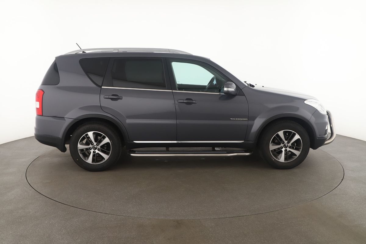 Ssangyong Rexton 2017 — photo 11
