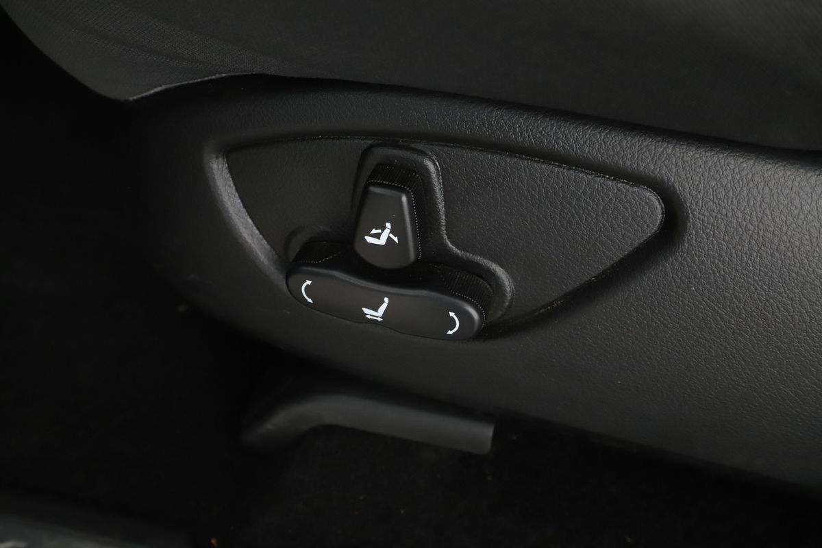 Ssangyong Rexton 2017 — photo 26