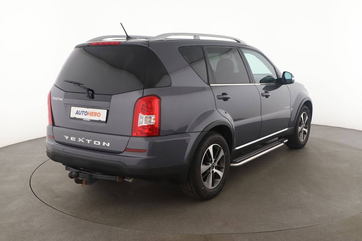 Ssangyong Rexton 2017 — photo 9