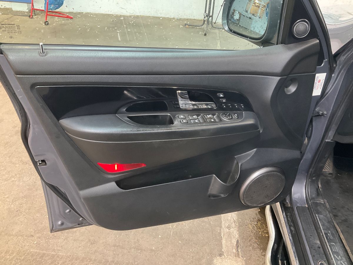 Ssangyong Rexton 2017 — photo 50