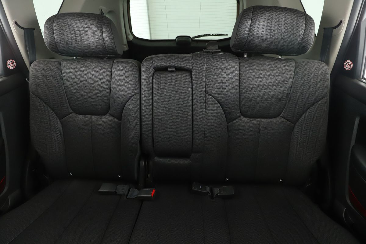 Ssangyong Rexton 2017 — photo 25