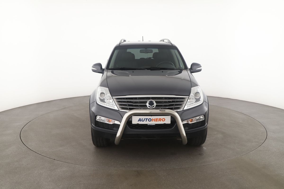 Ssangyong Rexton 2017 — photo 15
