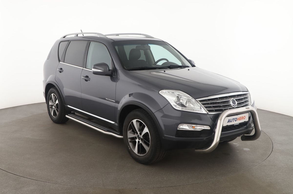 Ssangyong Rexton 2017 — photo 13