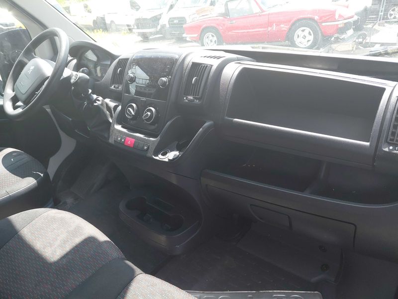 Peugeot Boxer 2.2 Blue-HDi 330 L1H1 Pro Stop&Start — zdjęcie 11