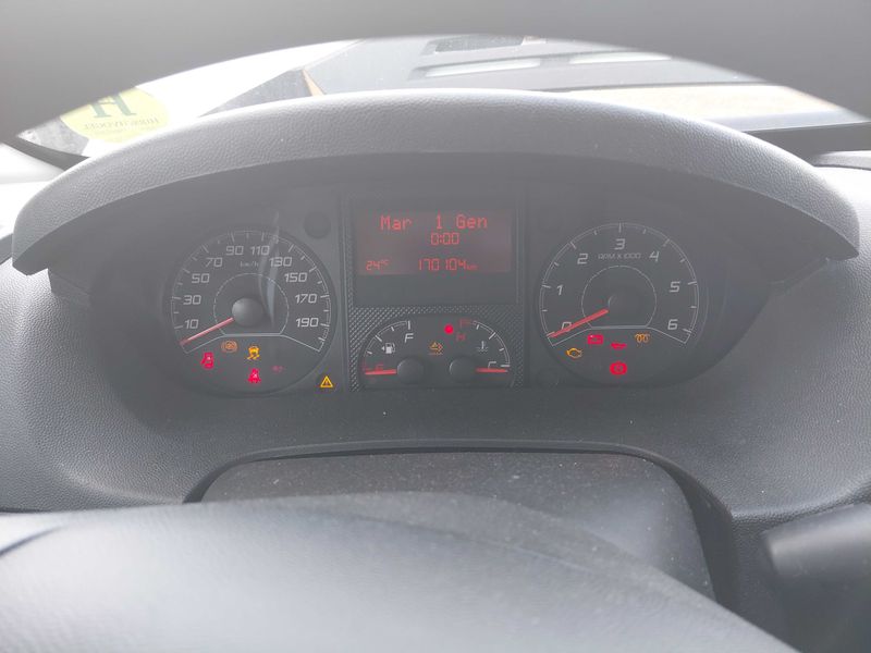 Peugeot Boxer 2.2 Blue-HDi 330 L1H1 Pro Stop&Start — zdjęcie 12