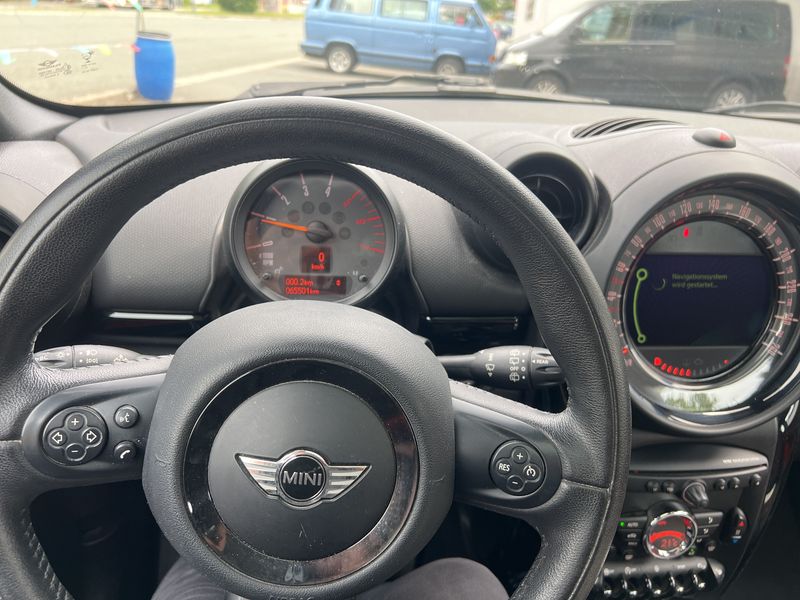MINI Countryman Cooper D — zdjęcie 12