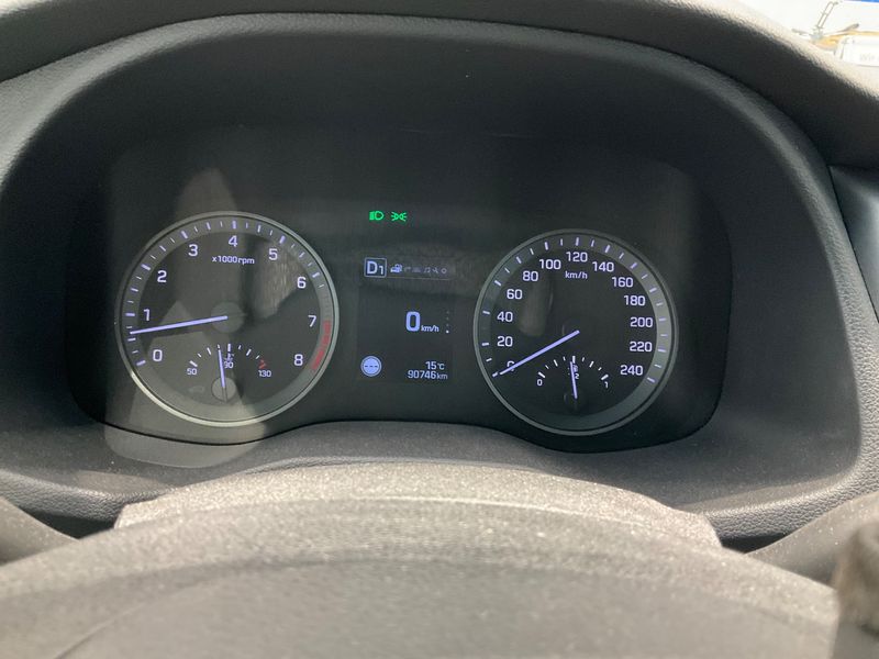 Hyundai Tucson 1.6 TGDI Passion 2WD — zdjęcie 13