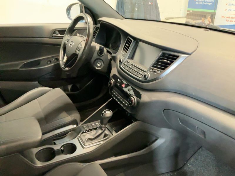 Hyundai Tucson 1.6 TGDI Passion 2WD — zdjęcie 12