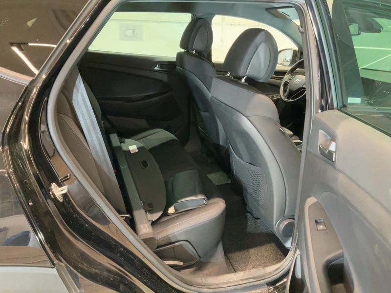 Hyundai Tucson 1.6 TGDI Passion 2WD — zdjęcie 14