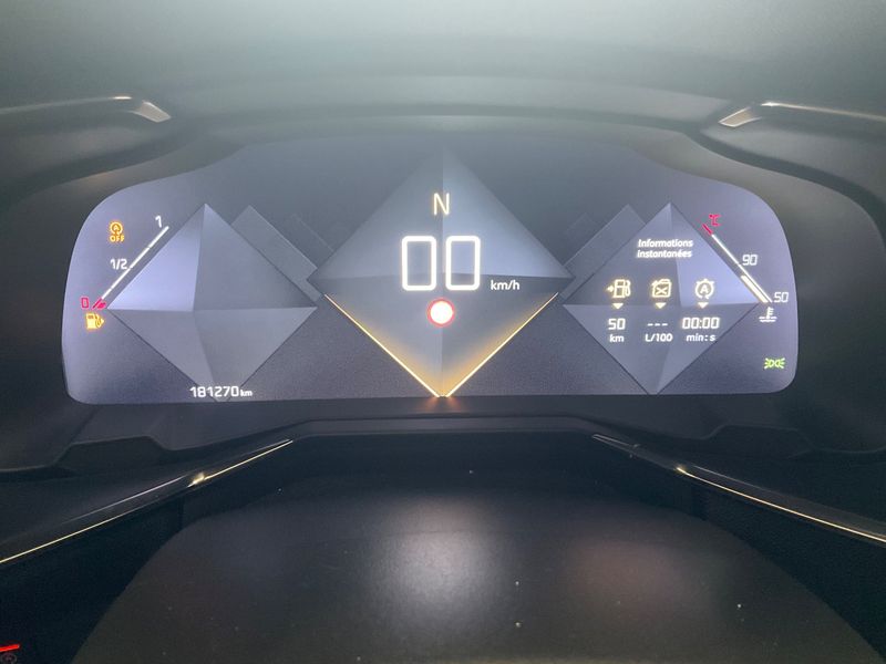 DS Automobiles DS7 Crossback 2.0 Blue-HDi Business — zdjęcie 13