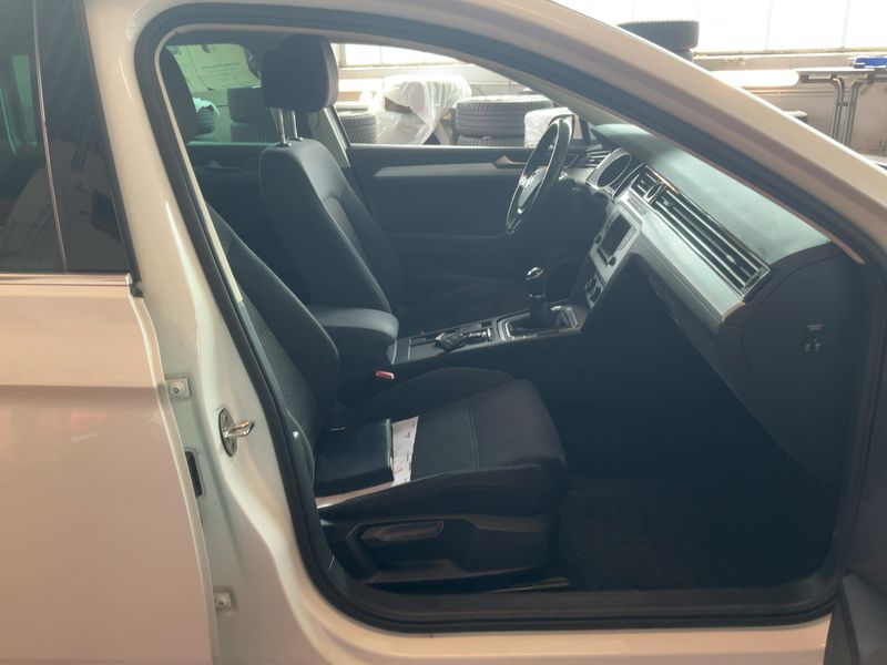 Volkswagen Passat 2.0 TDI Comfortline BlueMotion Tech 2016 – снимка 16
