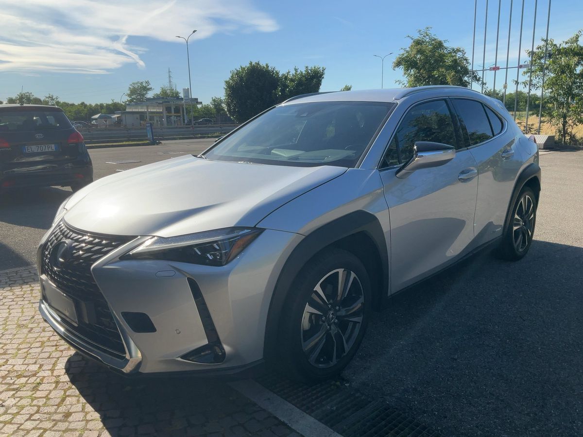 Lexus UX-Serie 2019