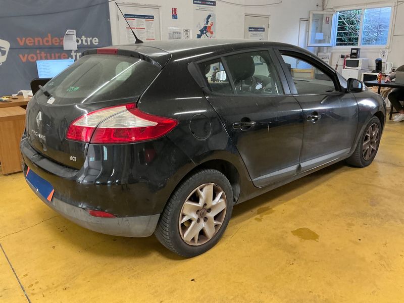 Renault Megane 1.5 dCi Expression 2012 – снимка 2